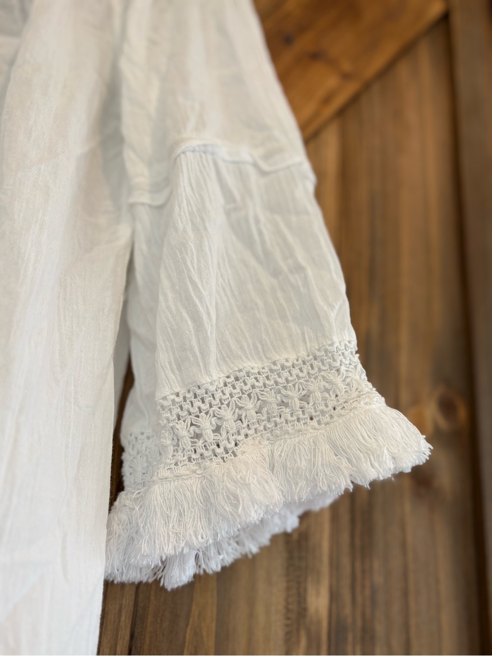 blue island White Boho Eyelet Crochet Trim Off-Shoulder Swim Coverup. Size Large - Picture 5 of 10
